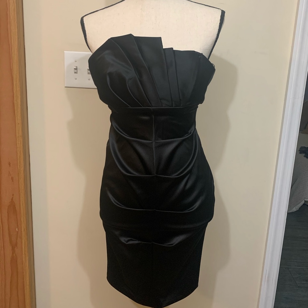 Black satin sleeveless dress formal